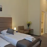 Old Town Apartahotel 3*