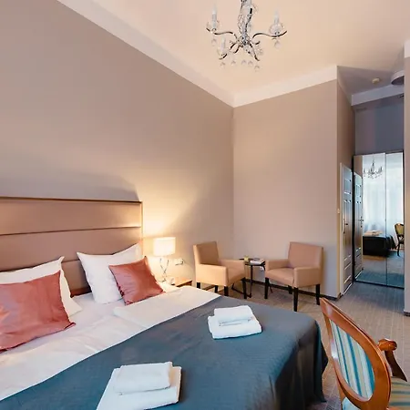 Old Town Aparthotel 3*