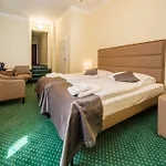 Old Town Apartmanhotel